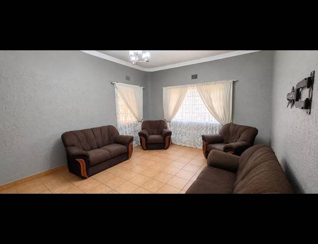 4 BEDROOM HOUSE FOR SALE IN VALHALLA